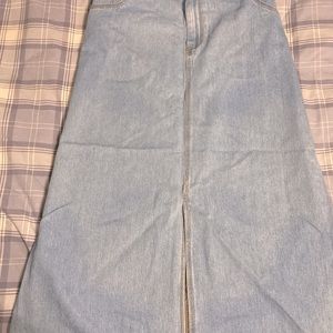 Bill Blass 33” Vintage Modest Denim Skirt Sz 16-24